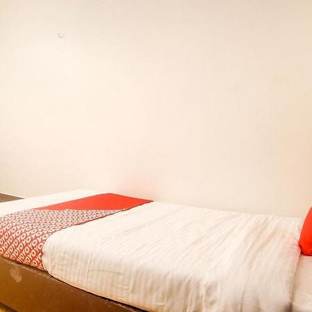Oyo Indiraj Hotel Guwahati Eksteriør billede