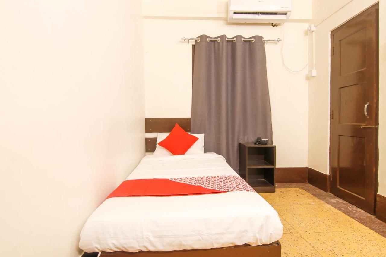 Oyo Indiraj Hotel Guwahati Eksteriør billede