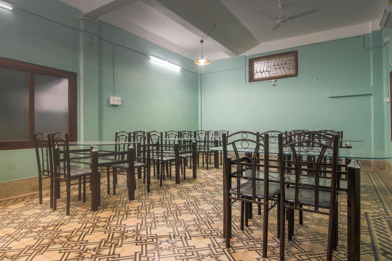Oyo Indiraj Hotel Guwahati Eksteriør billede