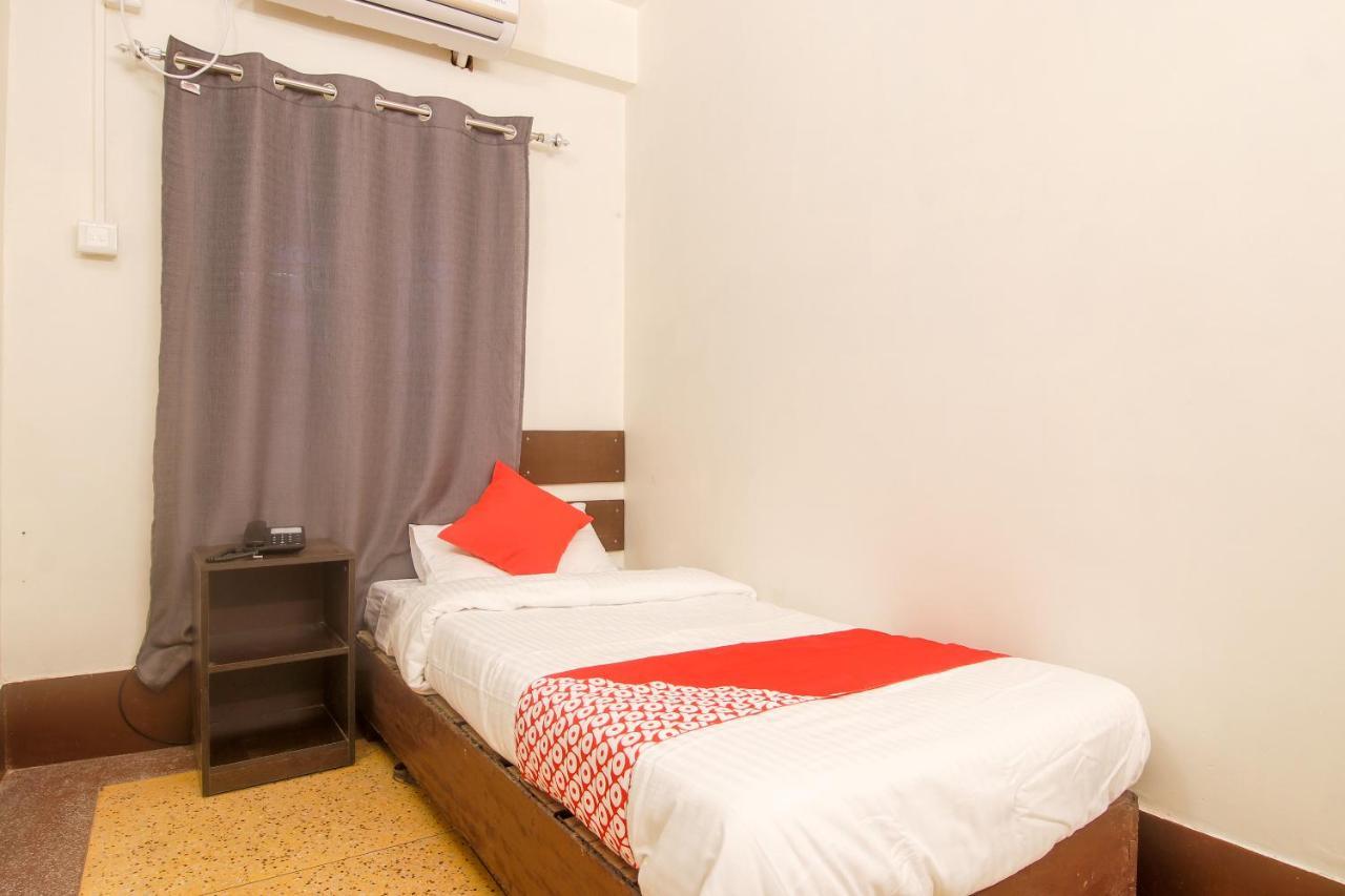 Oyo Indiraj Hotel Guwahati Eksteriør billede