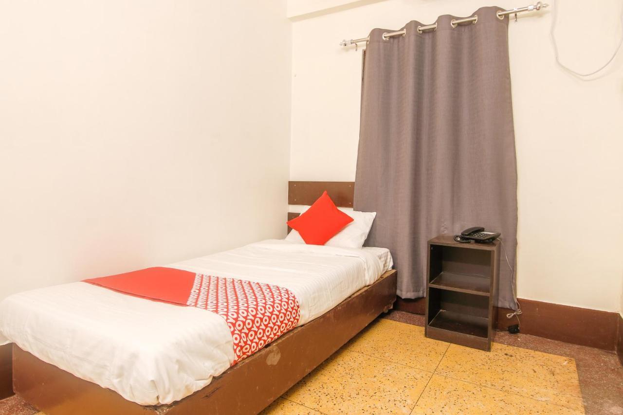 Oyo Indiraj Hotel Guwahati Eksteriør billede